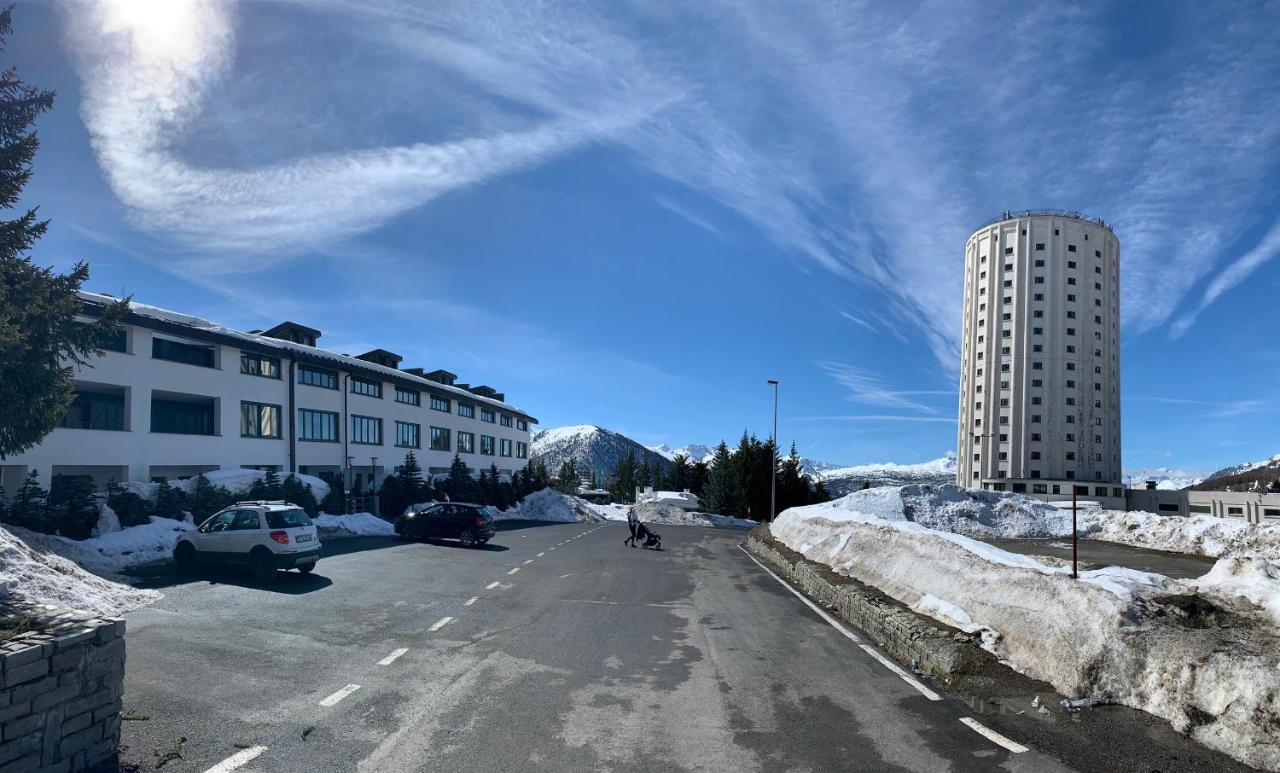 Nice House On The Ski Slopes Colle Colle Sestriere Exterior photo