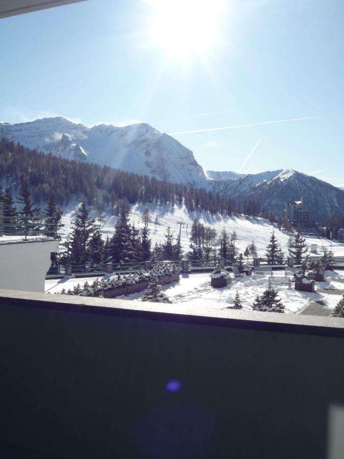 Nice House On The Ski Slopes Colle Colle Sestriere Exterior photo